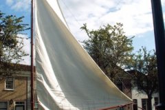 MDrace_De-zeilen-drogend-in-het-zonnetje-langs-de-Vlaardingse-Kade